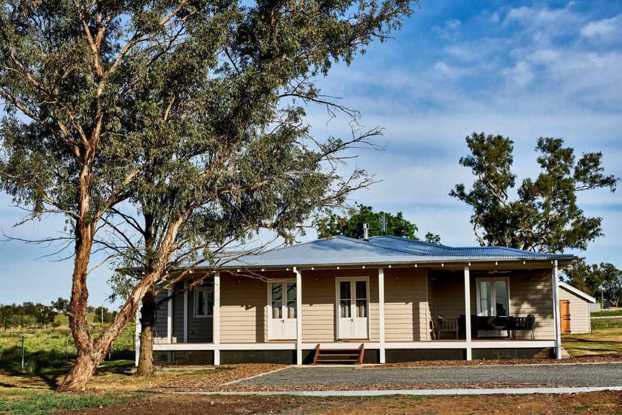 Hotel Goonoo Goonoo Station Tamworth Exterior foto The former station master's house at the station